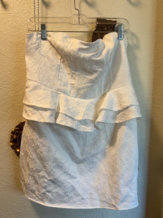 Lulus Dresses & Skirts - Lulu's White Strapless Peplum Mini Dress